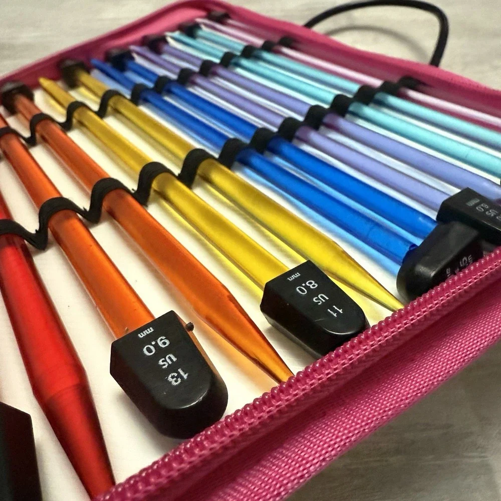 New Susan Bates Crystalites‎ Knitting Needles Set Includes Case & 7 Needle Sizes
